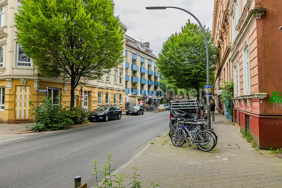 Möblierte Wohnung mit 2 Schlafzimmern und Balkon in Hamburg Ottensen