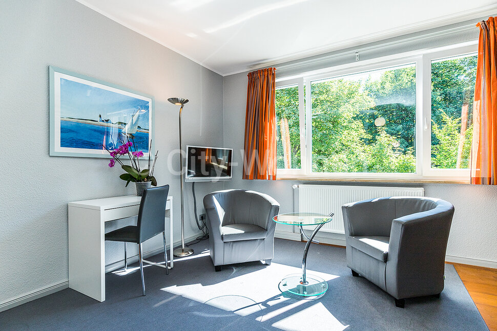 furnished apartement for rent in Hamburg Hohenfelde/Wandsbeker Stieg.  living & dining