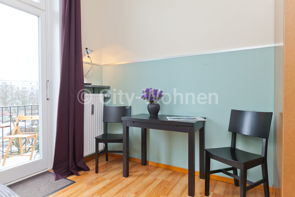 furnished apartement for rent in Hamburg Altona/Präsident-Krahn-Straße.  living & sleeping