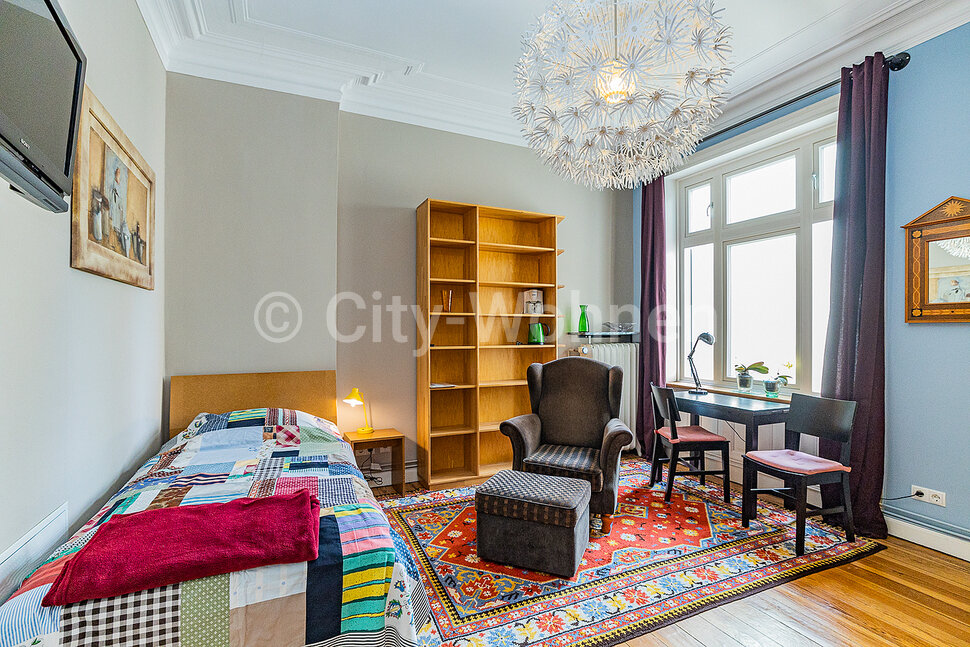 furnished apartement for rent in Hamburg Altona/Präsident-Krahn-Straße.  living & dining