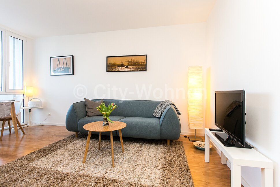 furnished apartement for rent in Hamburg St. Pauli/Reeperbahn.  living & dining