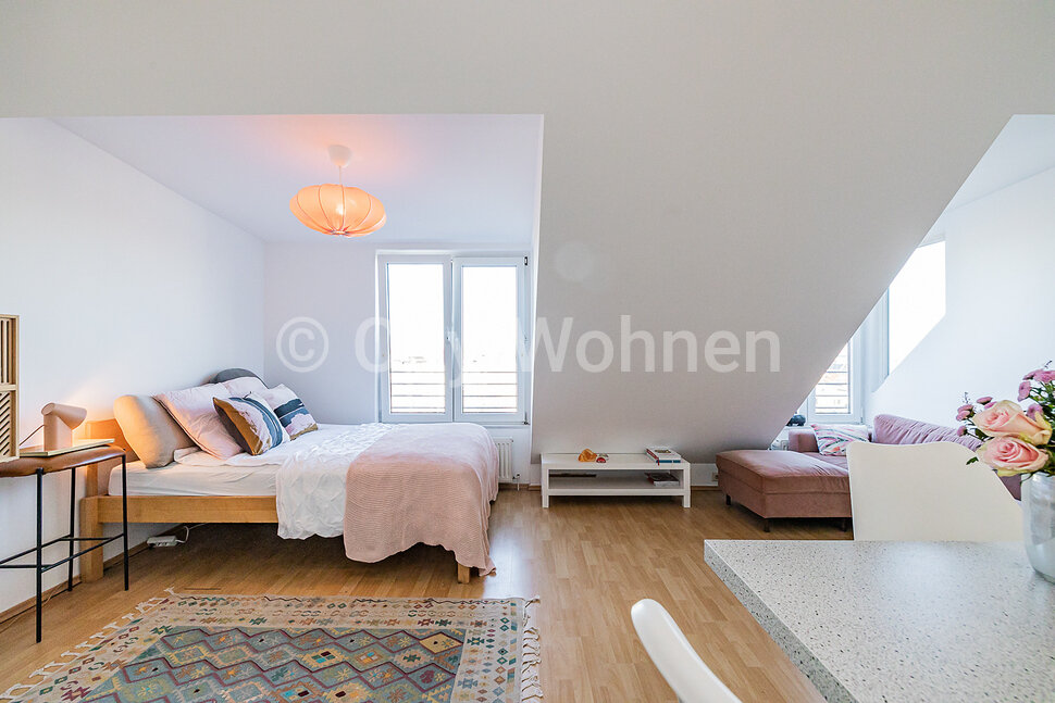 Alquilar apartamento amueblado en Hamburgo Eppendorf/Geschwister-Scholl-Straße.  vivir y dormir