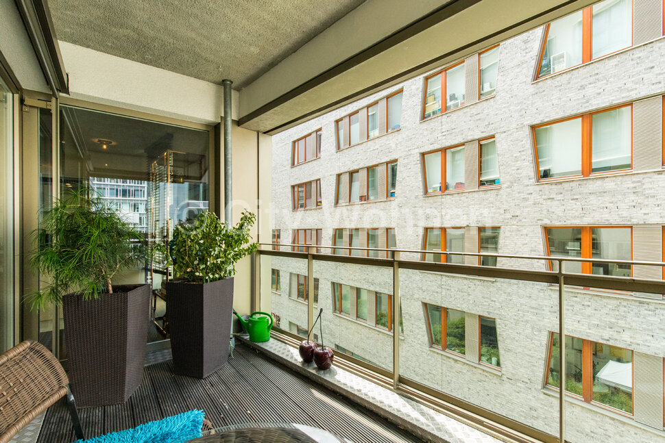 Exclusively equipped new apartment in the middle of Hamburg's HafenCity ...