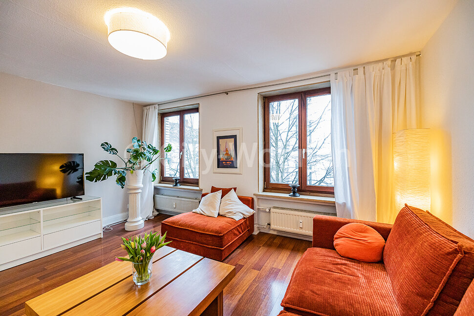 moeblierte Wohnung mieten in Hamburg St. Georg/Schmilinskystraße.  Wohnzimmer