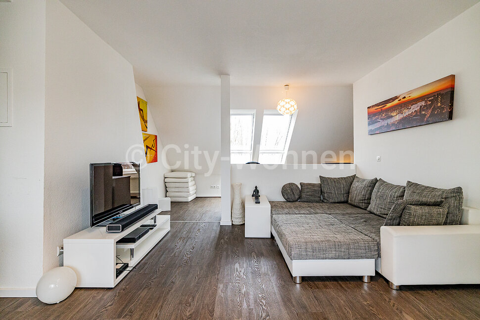 furnished apartement for rent in Hamburg Eilbek/Marienthaler Straße. living & dining
