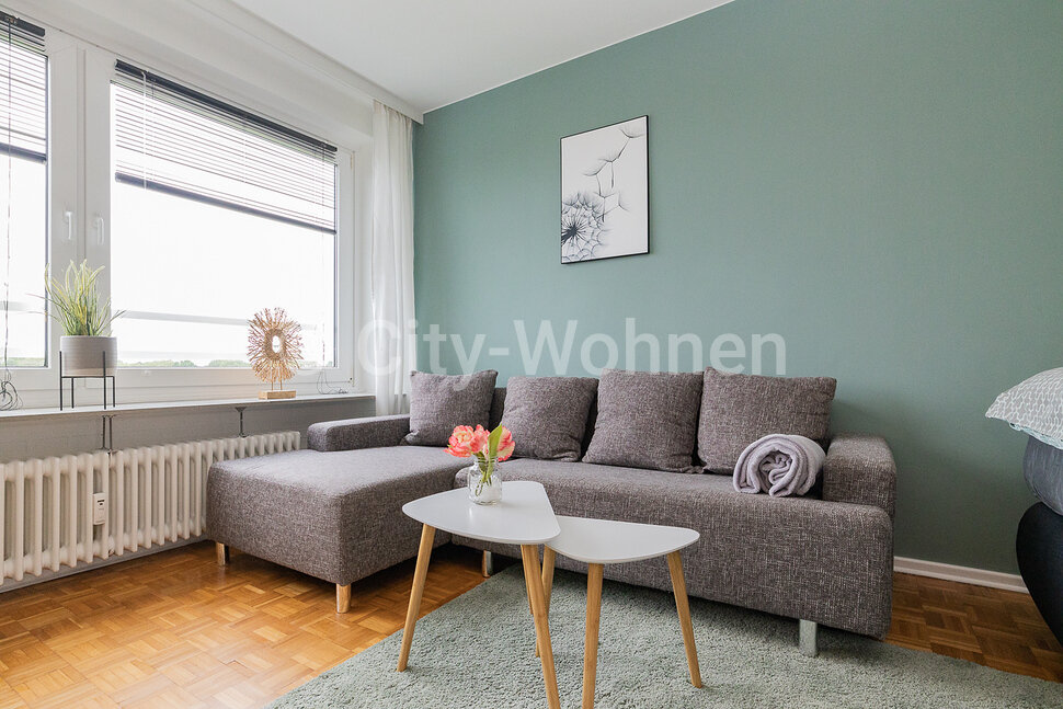 furnished apartement for rent in Hamburg Lokstedt/Stresemannallee.  living & sleeping