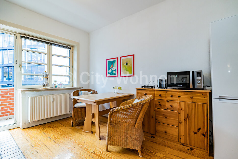 Möblierte 2 Zimmer Wohnung Mit Balkon In Der Hamburger Innenstadt ...