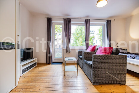 furnished apartement for rent in Hamburg Eimsbüttel/Sillemstraße. living & dining