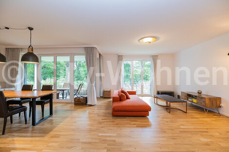 furnished apartement for rent in Hamburg Wellingsbüttel/Lockkoppel. living & dining
